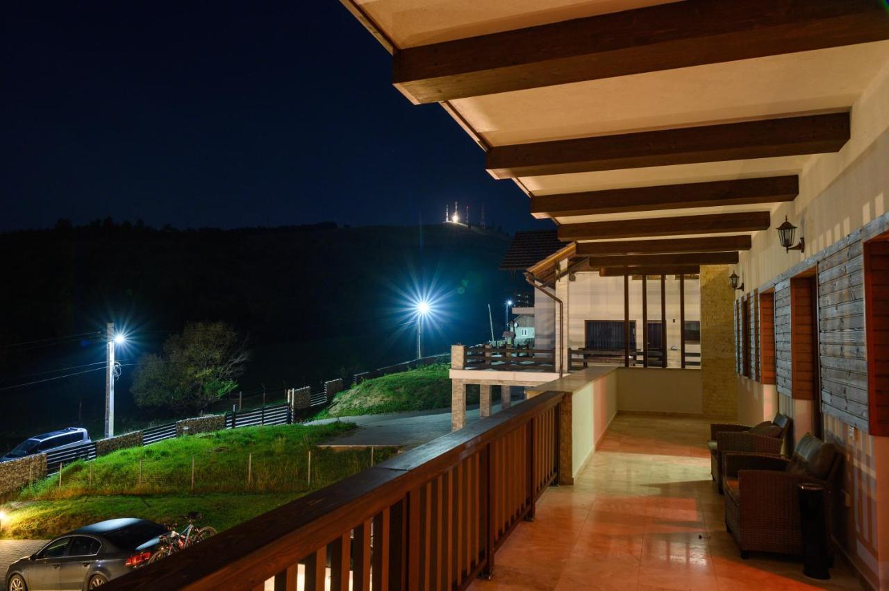 Chalet First Hill Gura Humorului Exterior foto